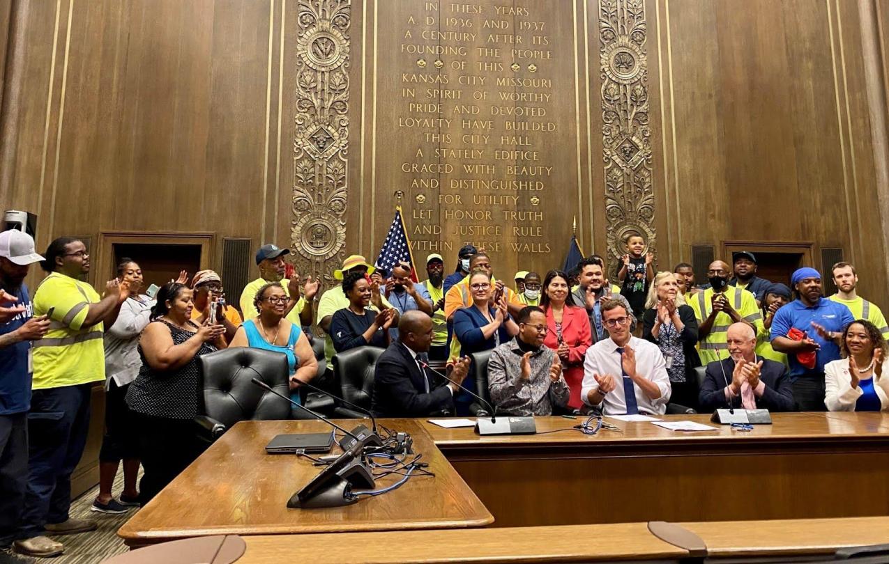 AFSCME Local 500 Members Sign New Contract with City Council Members